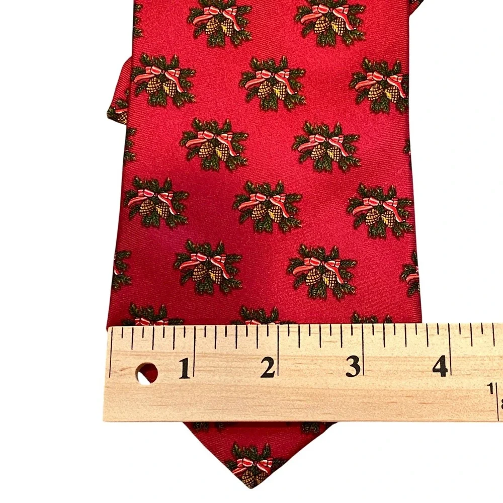 Brooks Brothers Makers Mens Red Silk Pinecone Christmas Holiday Tie Made in‎ USA